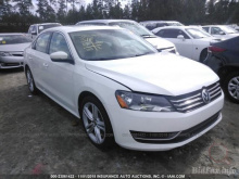 Volkswagen Passat 2014 White 1.8L