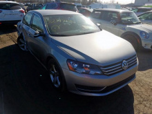 2013 VOLKSWAGEN PASSAT SE