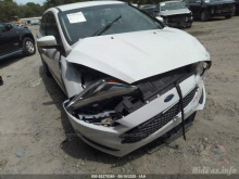 Ford Focus Se 2015 White 2.0L