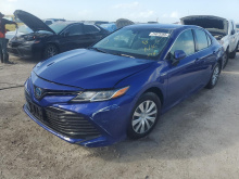 Toyota Camry Le 2018 Blue 2.5L