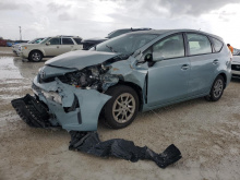 Toyota Prius V 2016 Blue 1.8L 