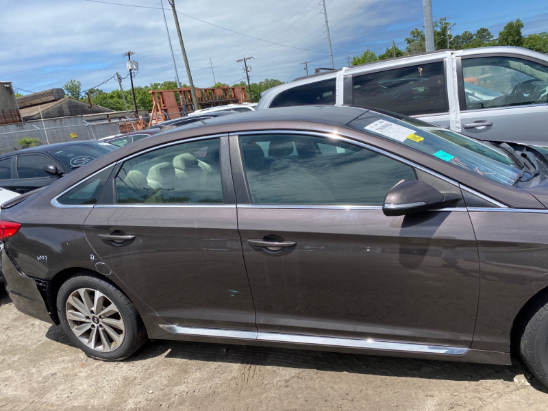 Hyundai Sonata 2.4L Sport 2015 Brown 2.4L
