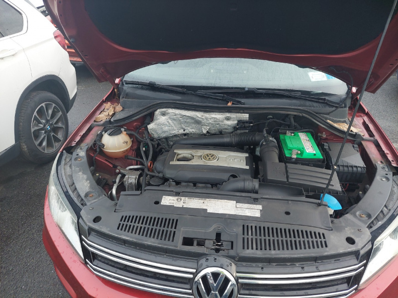 Volkswagen Tiguan S W/Sunroof 2012 Red 2.0L