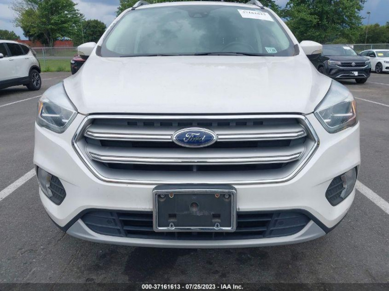 Ford Escape Titanium 2017 White 1.5L