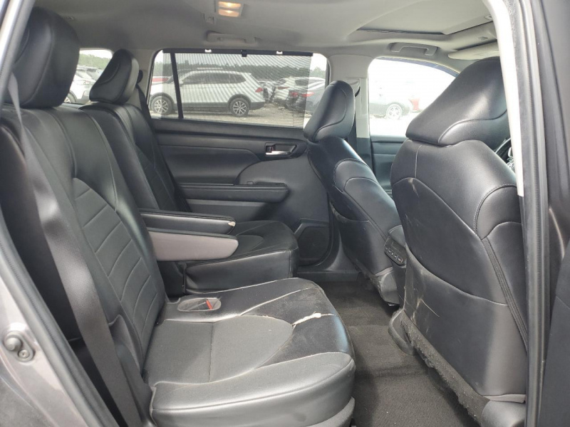 Toyota Highlander Hybrid Xle 2022 Gray 2.5L