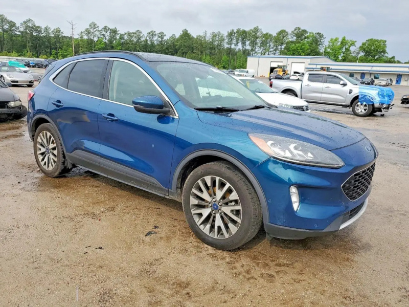 Ford Escape Titanium 2020 Blue 2.5L