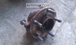 Front left hub Infiniti G25 G35 G37 4d 06-14 AWD