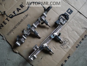 Left fuel rail high pressure Lexus GS300 06