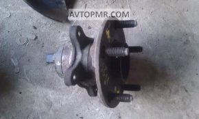 Front right hub Lexus IS250 IS300 IS350 06-13 RWD