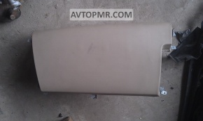 Passenger airbag in the dashboard of a Nissan Murano z50 03-05