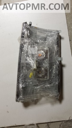 Passenger airbag in the dashboard of a Nissan Murano z50 03-05