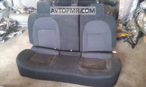 Rear seating, row 2, Nissan Rogue 2010