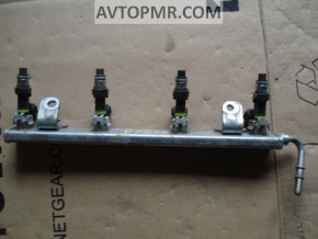 Nissan Versa 1.8 10-12 Fuel Rail