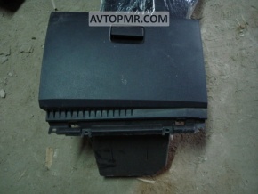 Nissan Versa 1.8 10-12 glove compartment
