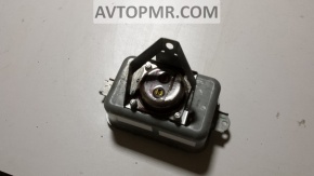 Passenger airbag in the dashboard of a Nissan Sentra 2007-2012