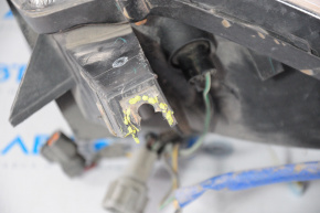 Nissan 350z 2005 front right headlight, bare xenon, broken mounts, crack, scratches, no covers