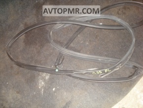 Front left door seal for Infiniti G25 G35 G37 4d 06-15