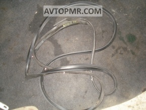 Front right door seal for Nissan Rogue 08-15