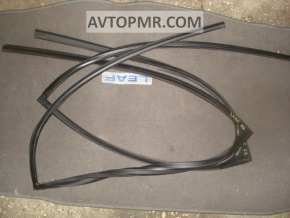 Rear right window seal for Nissan Leaf 11-12