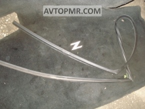 Front left glass seal for Nissan Leaf 11-12