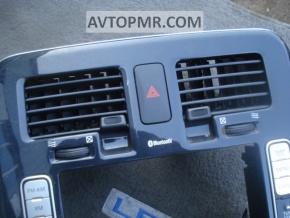 Nissan Leaf 11-17 center left air duct