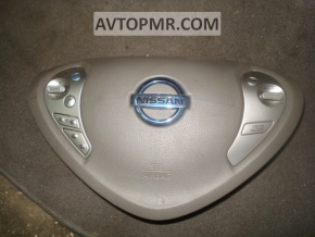 Nissan Leaf 11-12 airbag control buttons