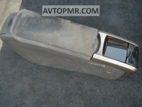 Toyota Prius 2009 gray center console with armrest and cup holders