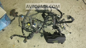 Toyota Camry v40 hybrid underhood wiring with fuse box