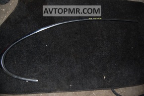 Upper rear right door molding for a Lexus ES300 ES330