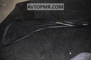 Front left glass seal for Lexus ES300 ES330