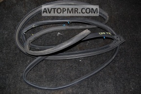 Front right door seal for Mazda CX-7 06-12