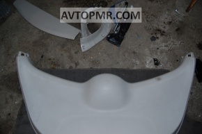 Lower tailgate trim for Nissan Leaf 11-12