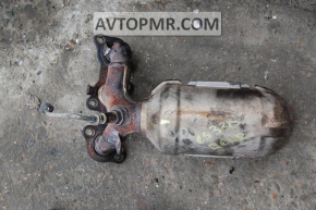 Rusty rear exhaust manifold with catalytic converter for Lexus ES300 ES330, with lambda sensor