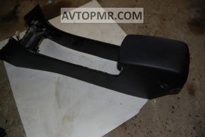 Mazda3 03-09 HB center console with armrest and cup holders