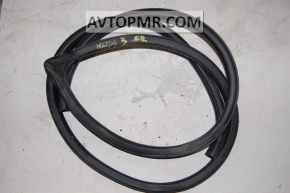 Front right door seal for Mazda3 03-09