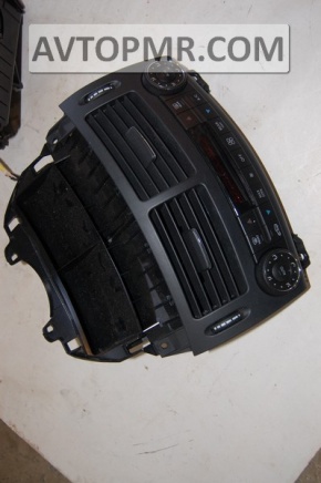 Mercedes W211 black central air duct
