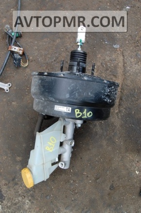 Subaru B10 Tribeca brake master cylinder with reservoir
