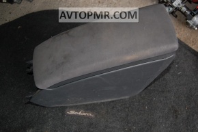 Center console from armrest to cup holder Toyota Prius 30 10-11