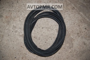 Rubber seal for the tailgate of a Nissan Murano z50 03-07