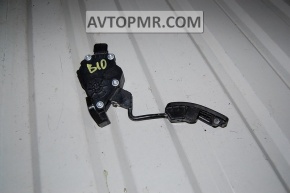 Subaru b10 Tribeca gas pedal