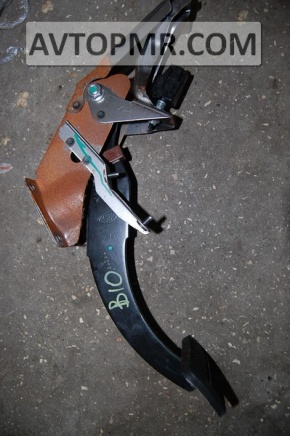 Subaru b10 Tribeca brake pedal