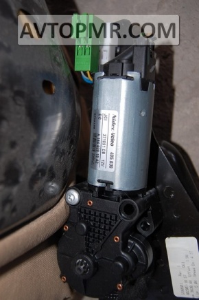 Left motor for the 3rd row of seats in a Mercedes X164 GL