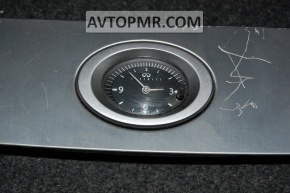 The Infiniti FX35 FX45 03-07 dashboard has scratches.