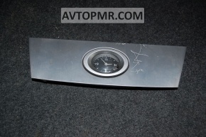 The Infiniti FX35 FX45 03-07 dashboard has scratches.