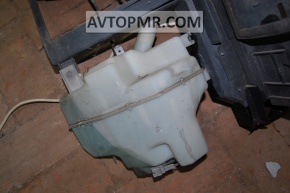 Infiniti FX35 FX45 03-06 washer reservoir without filler neck