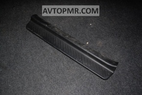 Front right door sill trim for Mazda3 03-09 HB
