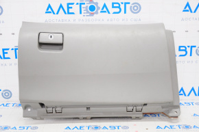 Toyota Highlander 2013 gray glove compartment