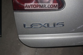 Lexus emblem on the trunk door of a 1998-2003 Lexus RX300