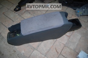 Toyota Prius 2009 gray center console with armrest and cup holders