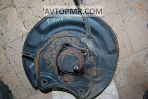 Rear left hub Toyota Sienna 04-10